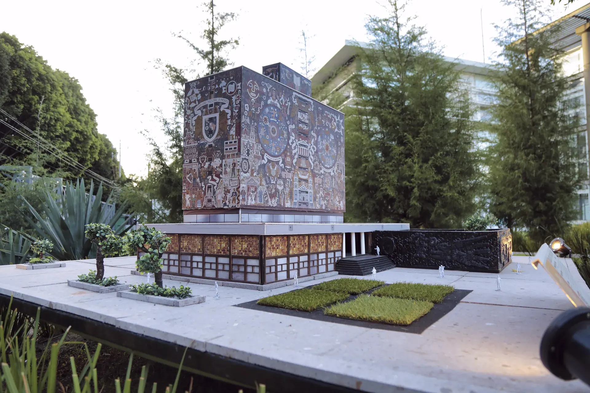 Parque Paseo de Gigantes en Puebla, proyecto museográfico y rehabilitación 2023.