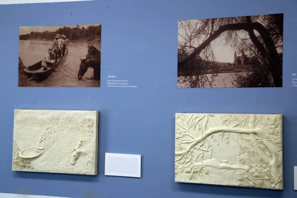 Reproducción fotográfica en relieve de Ven y Toca